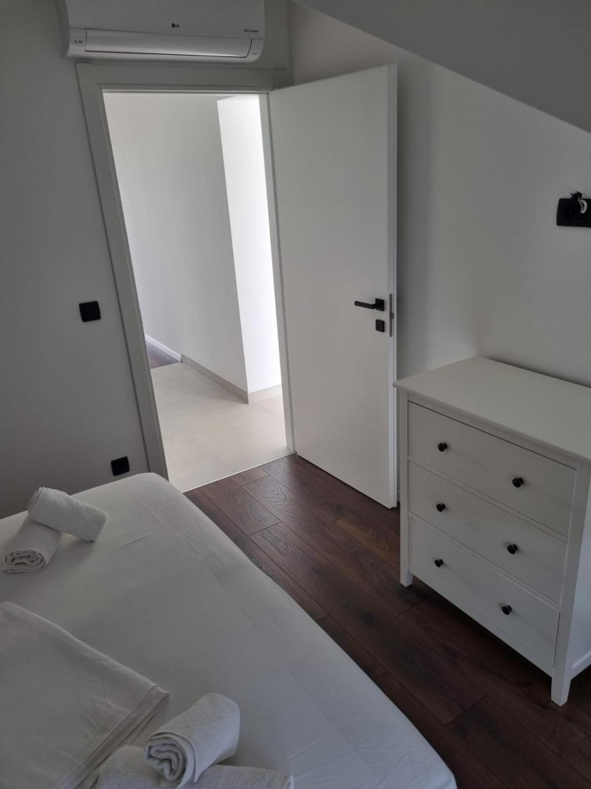 Superior Apartments Luka Бол Екстер'єр фото