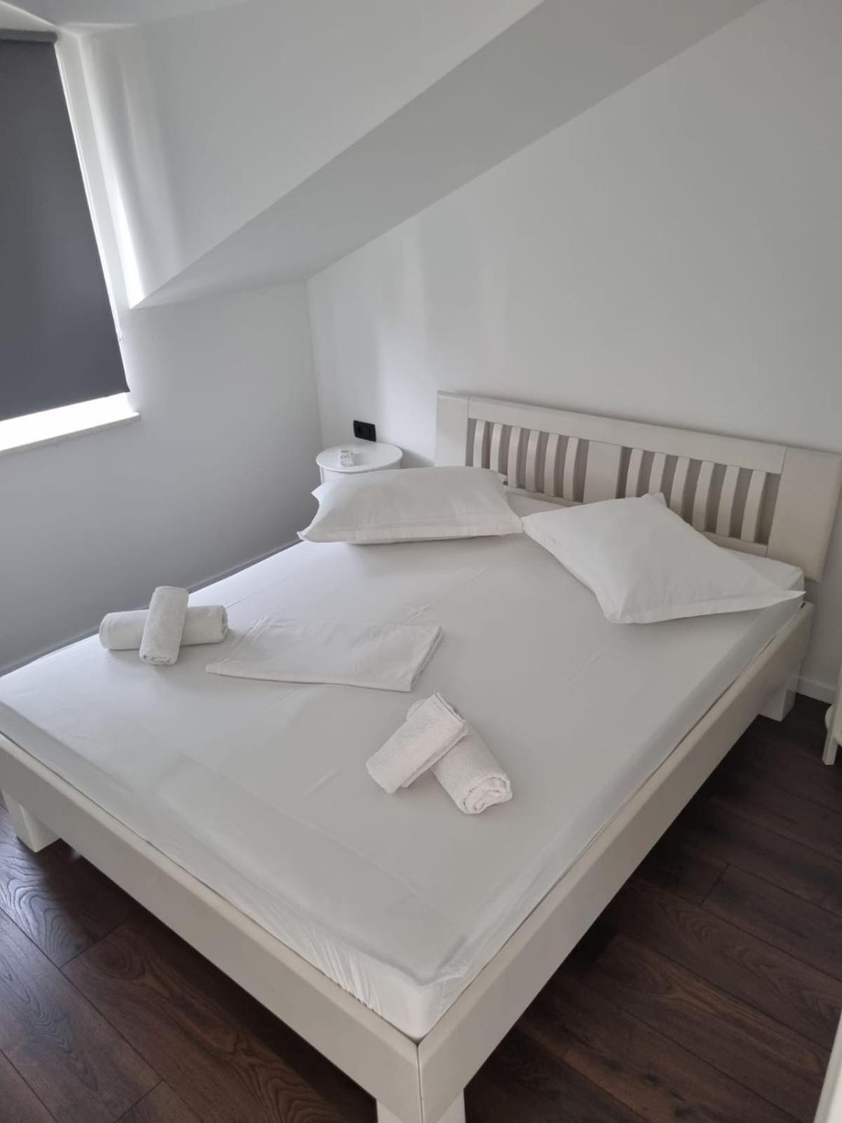 Superior Apartments Luka Бол Екстер'єр фото