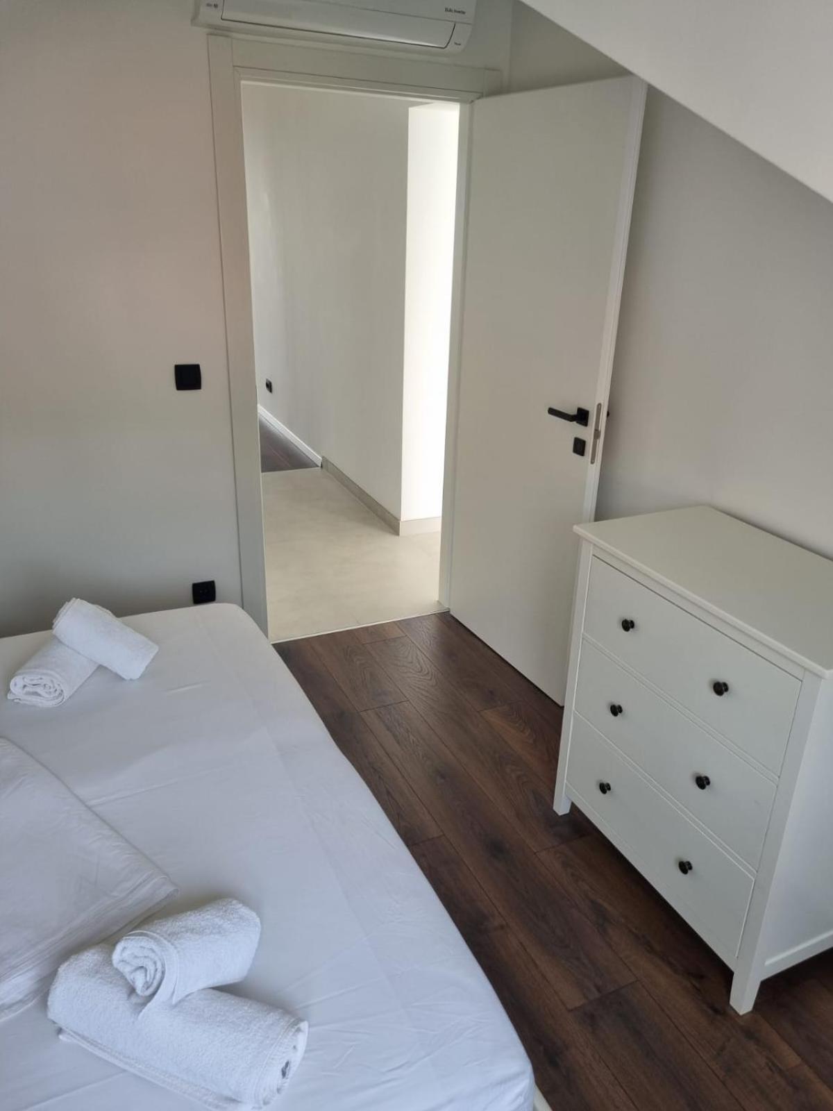 Superior Apartments Luka Бол Екстер'єр фото