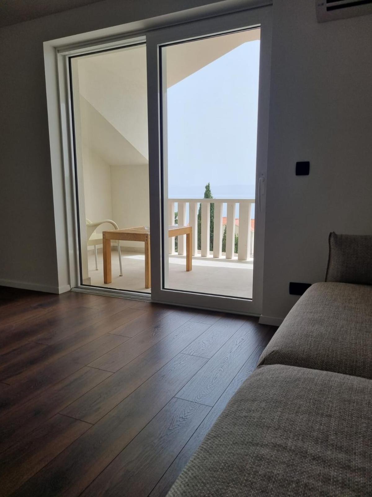 Superior Apartments Luka Бол Екстер'єр фото